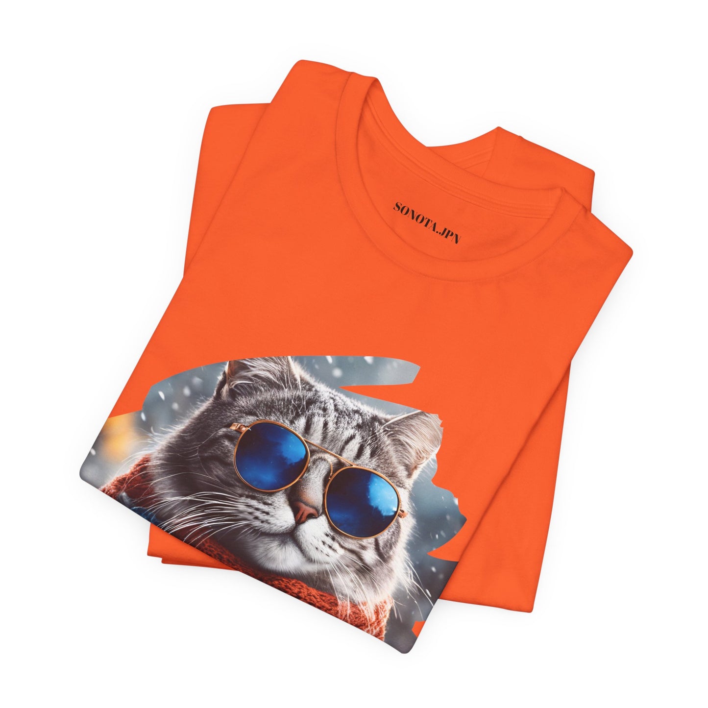 猫サングラスTシャツ、クールな猫グラフィックTシャツ、ステイカフェインシャツ、コーヒー愛好家へのギフト、猫好きトップス、おもしろ猫シャツ