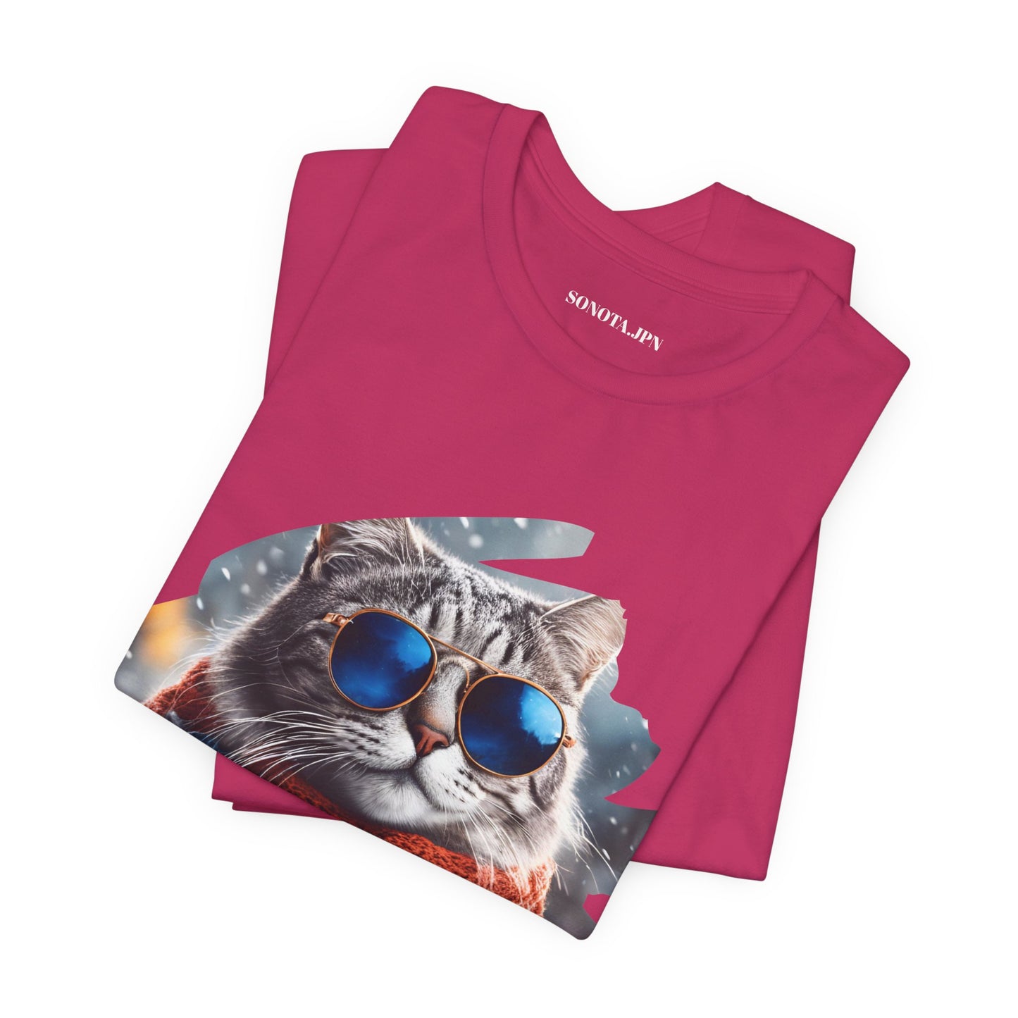 猫サングラスTシャツ、クールな猫グラフィックTシャツ、ステイカフェインシャツ、コーヒー愛好家へのギフト、猫好きトップス、おもしろ猫シャツ